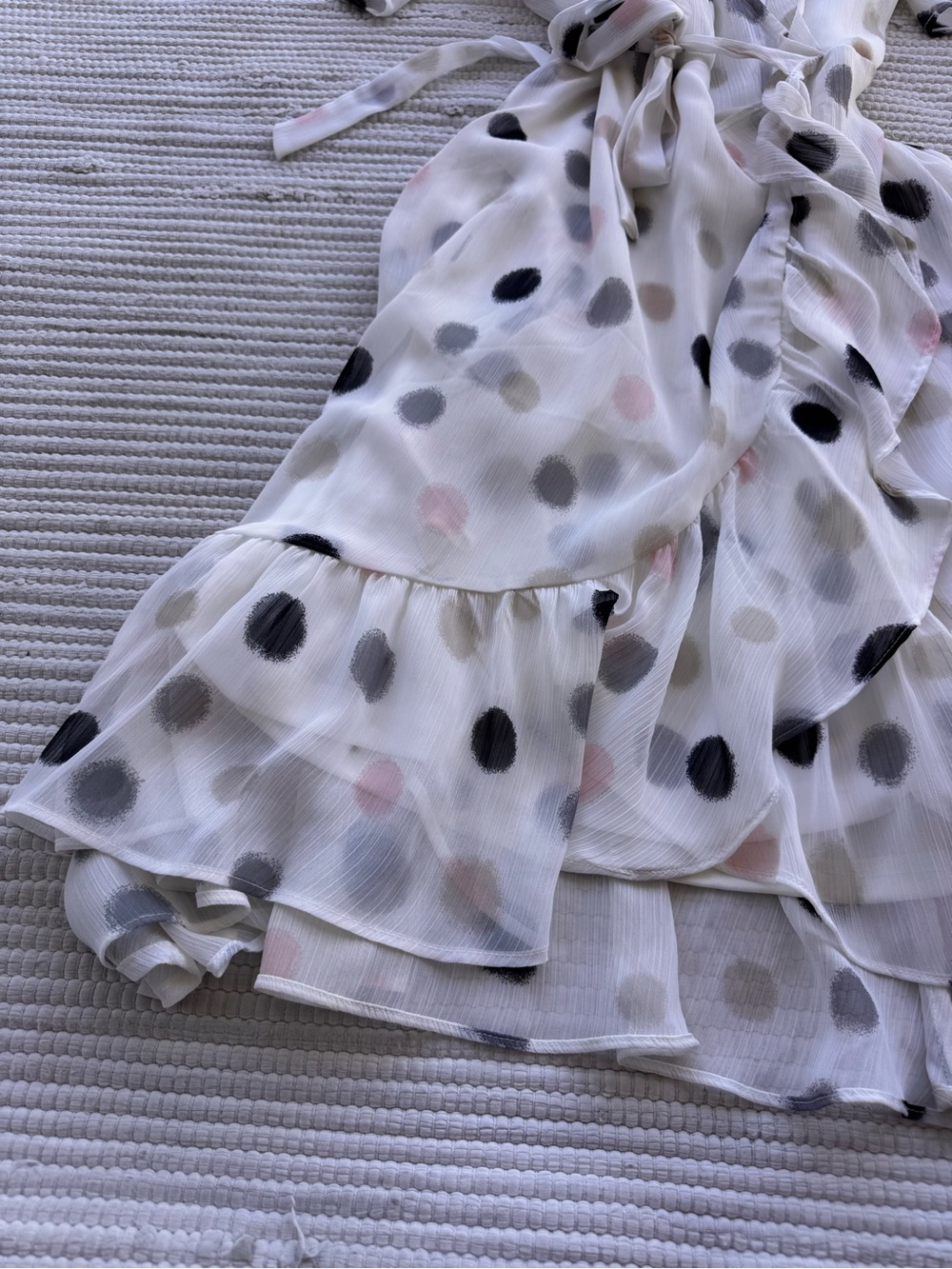 Calvin Klein Polka Dot Chiffon Wrap Dress Ruffle Hem Flutter Sleeve 12 - Picture 3 of 16